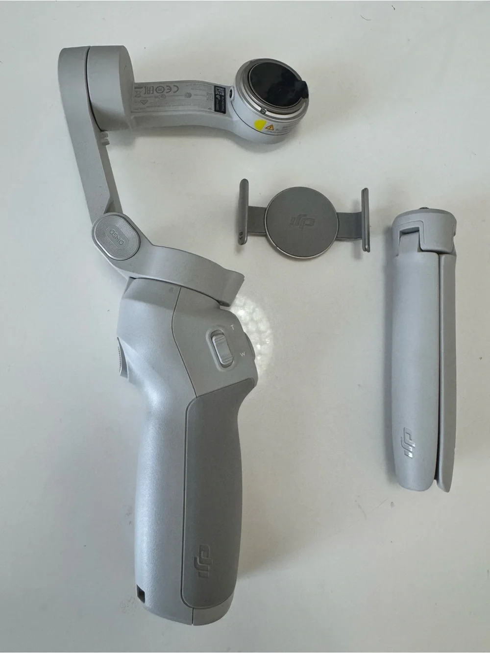 DJI OM 4 Osmo Mobile 4 3-Axis Smartphone‎ Gimbal w/Magnetic Clamp & Tripod